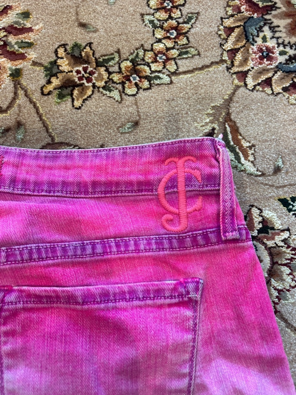 Juicy Couture Pink Dip Dyed Ombre Denim Roll-Cuff Shorts-27-NWT - Picture 5 of 9